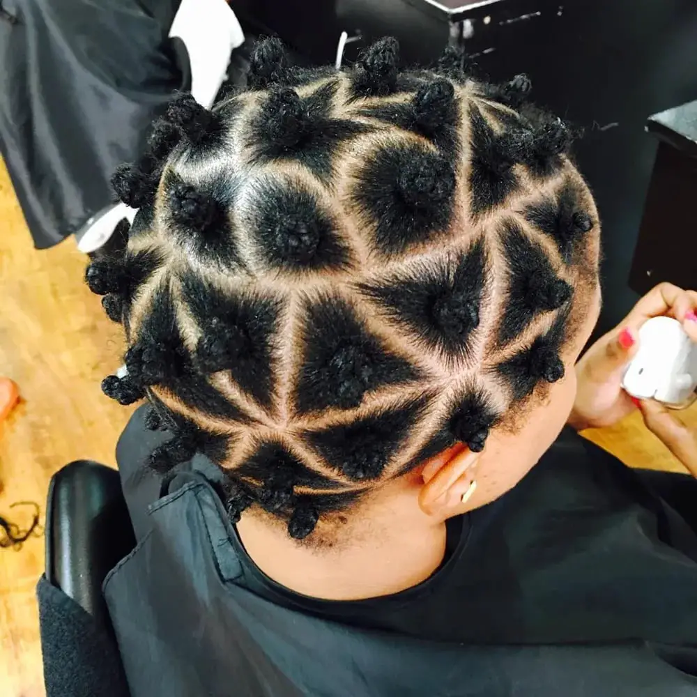 Geometric Pattern Bantu Knots with Black Top Geometric Pattern Bantu Knots with Black Top — Simple Bantu Knots
