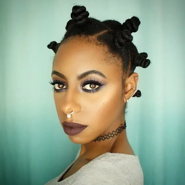 Bantu Knots with Gray T-Shirt and Sharp Eye Makeup Bantu Knots with Gray T-Shirt and Sharp Eye Makeup — Simple Bantu Knots