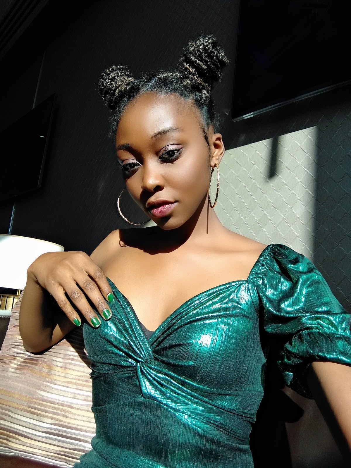 Emerald Green Metallic Dress with Bantu Knots Emerald Green Metallic Dress with Bantu Knots — Simple Bantu Knots