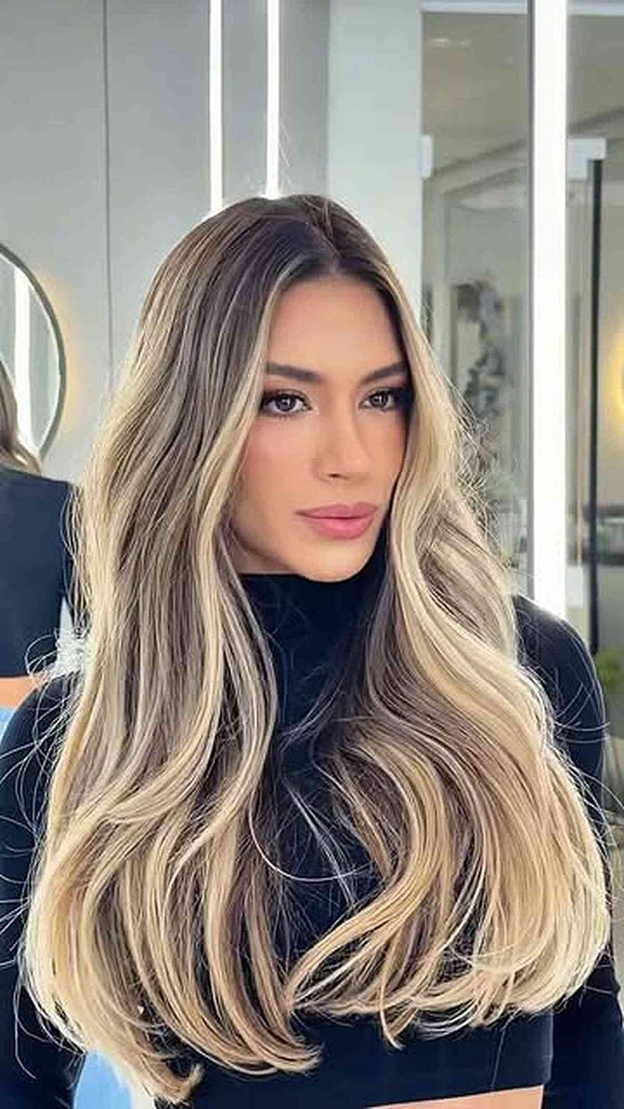 Mid-Back Beige Blonde With Face-Framing Layers, Close-Up Take Mid-Back Beige Blonde With Face-Framing Layers, Close-Up Take — Simple Beige Highlights
