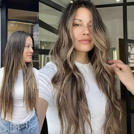 Mid-Back Beige Highlights With Natural Texture, Wavy Mid-Back Beige Highlights With Natural Texture, Wavy — Simple Beige Highlights