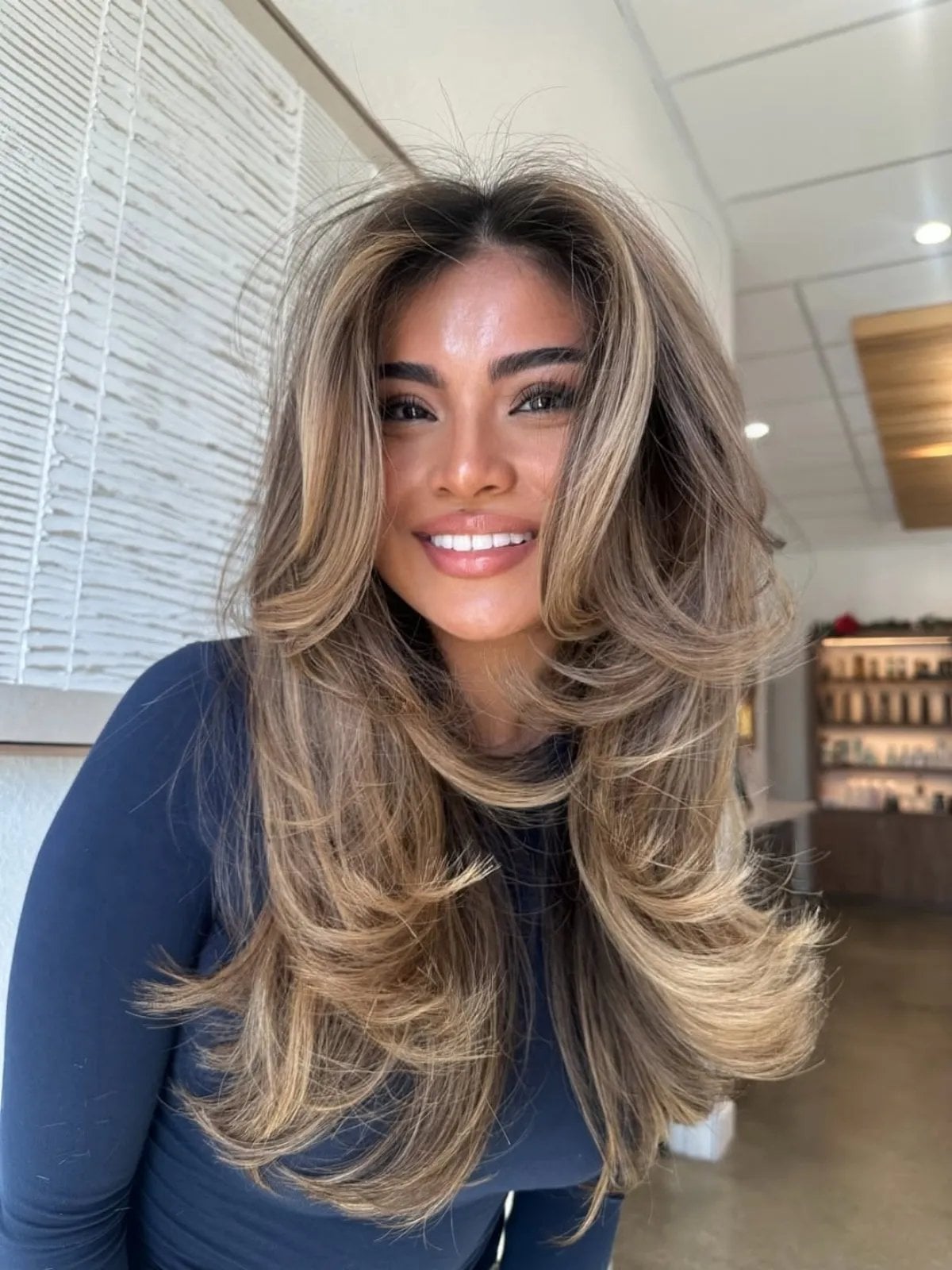Mid-Back Light Brown With Bright Beige Highlights Mid-Back Light Brown With Bright Beige Highlights — Simple Beige Highlights