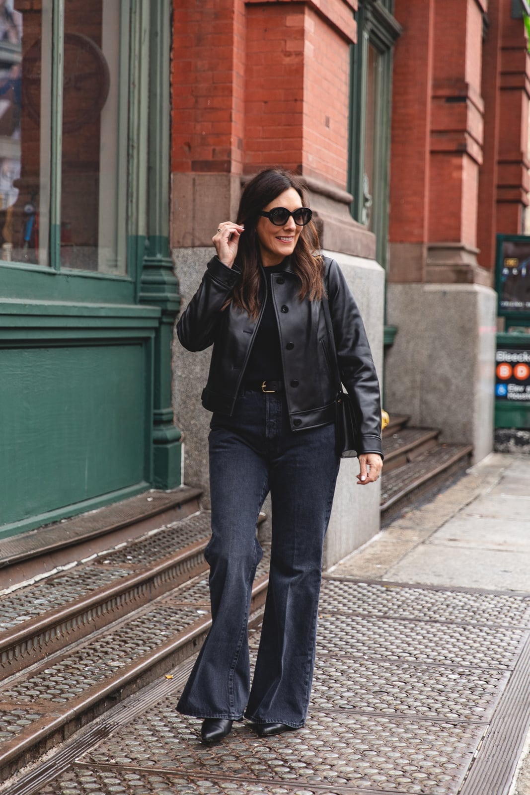 Wide-Leg Jeans Leather Jacket and Pointed Boots Wide-Leg Jeans Leather Jacket and Pointed Boots — Simple Black Boots Outfit