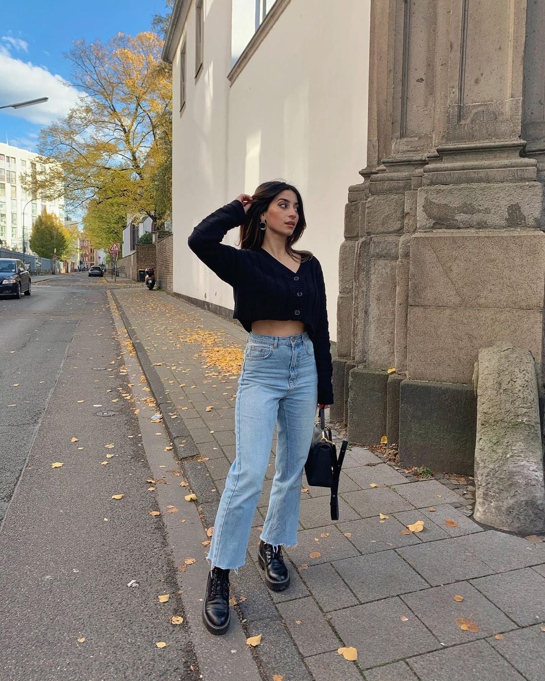 Straight Leg Jeans Cropped Cardigan and Combat Boots Straight Leg Jeans Cropped Cardigan and Combat Boots — Simple Black Boots Outfit