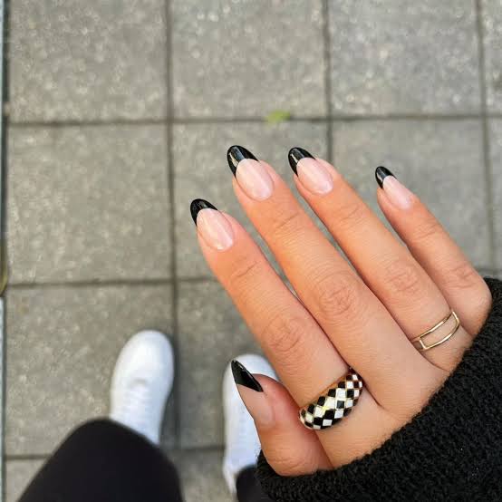 Medium Almond Clean Black French Tips Medium Almond Clean Black French Tips — Simple Black French Nails