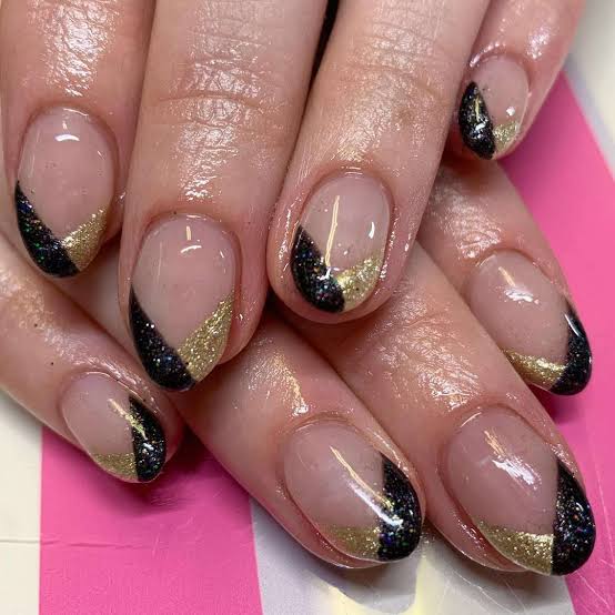 Medium Almond Black and Gold Glitter French Nails Medium Almond Black and Gold Glitter French Nails — Simple Black French Nails