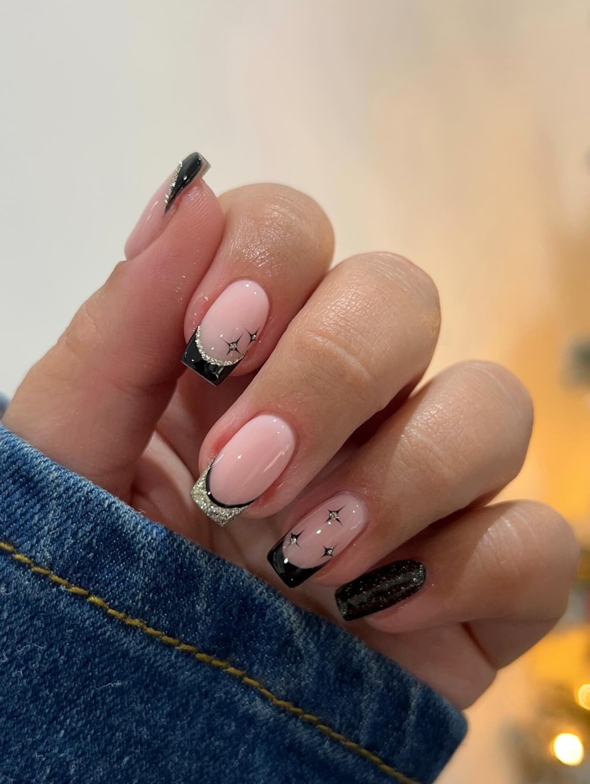 Short Almond Black French Glitter Cuticle Accent Short Almond Black French Glitter Cuticle Accent — Simple Black French Nails