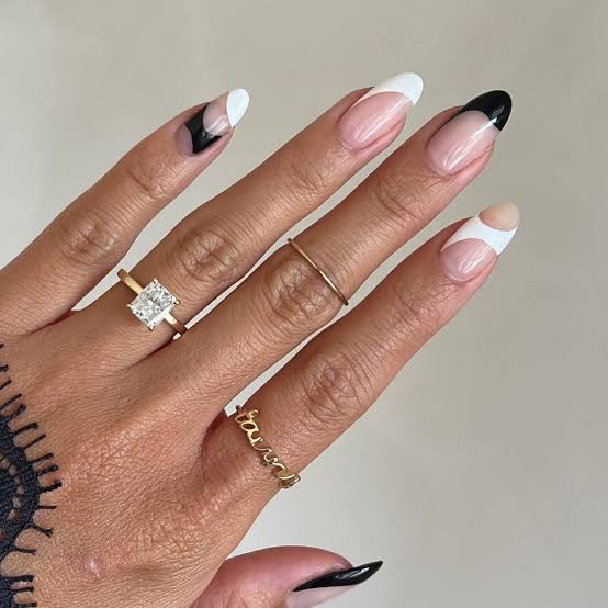 Short Soft Square Glossy Black French Tips With мягкий квадрат Short Soft Square Glossy Black French Tips With мягкий квадрат — Simple Black French Nails