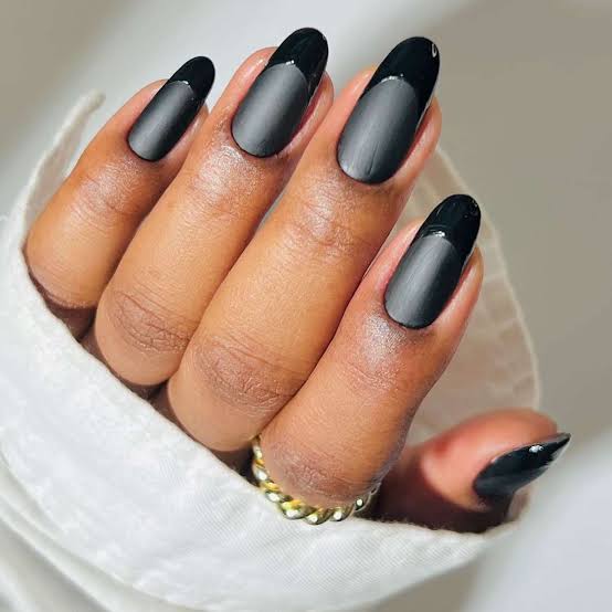 Medium Oval Matte Gray Black French Nails Medium Oval Matte Gray Black French Nails — Simple Black French Nails