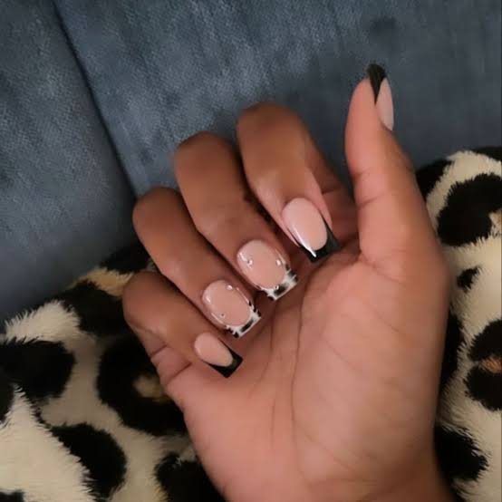 Medium Square Black French Leopard Print Accent Medium Square Black French Leopard Print Accent — Simple Black French Nails
