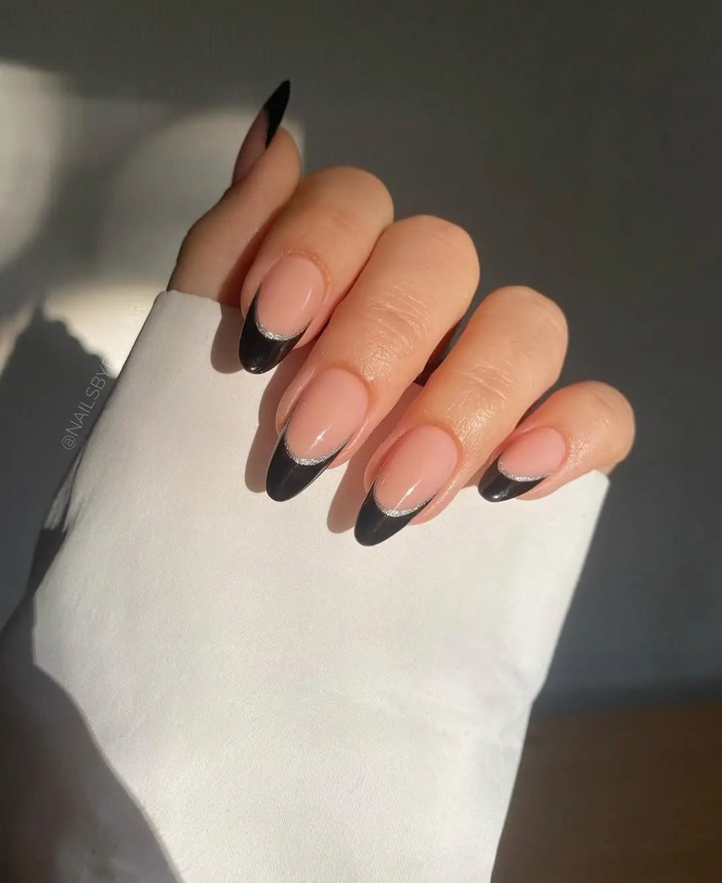 38 Black Nail Designs for 2026: Matte, Chrome, French Tips & More