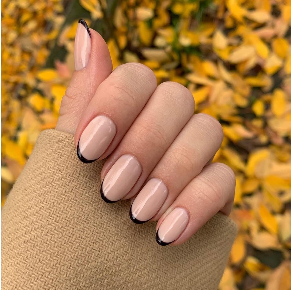Clean Black French Tip Short Oval Nails Clean Black French Tip Short Oval Nails — Simple Black French Tip Nails