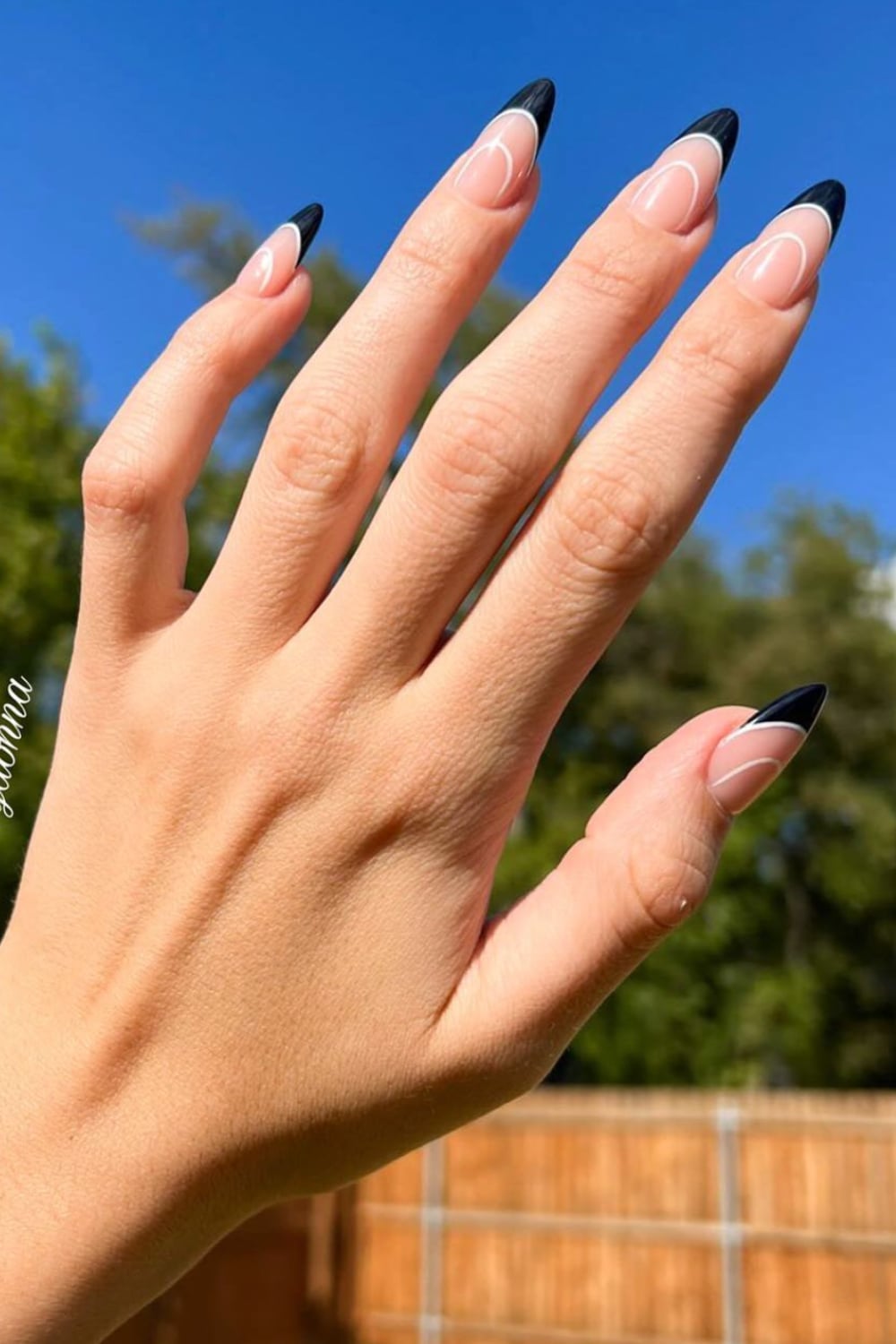 Black French Tip with White Line Medium Almond Nails Black French Tip with White Line Medium Almond Nails — Simple Black French Tip Nails