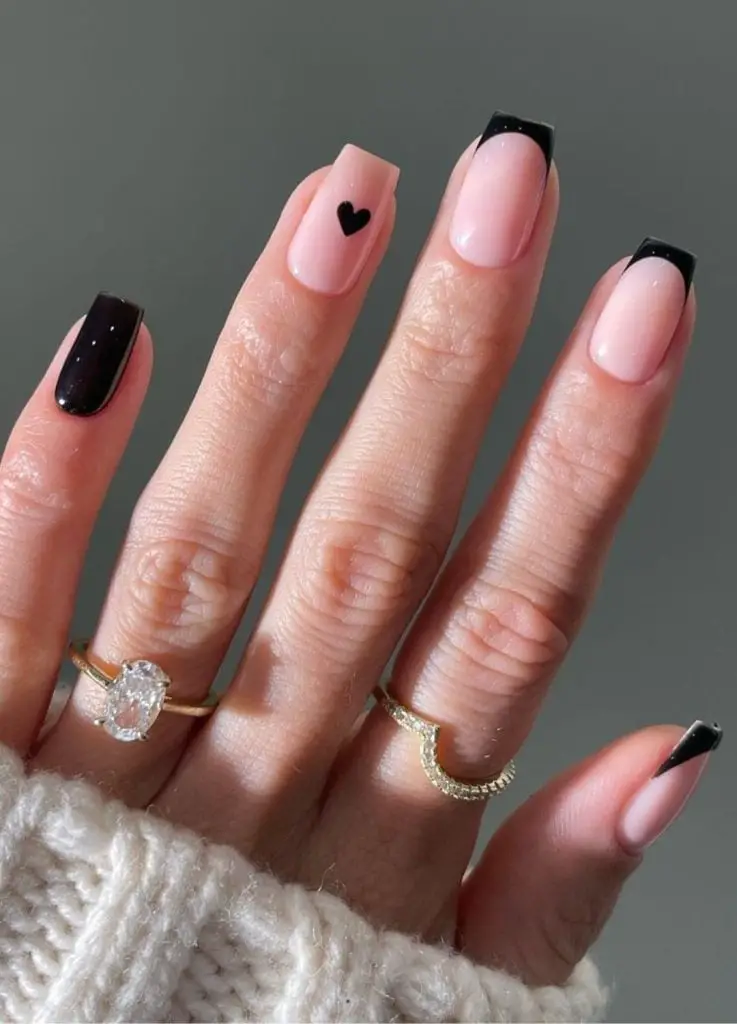 Crisp Black French Tip Short Oval Nails Crisp Black French Tip Short Oval Nails — Simple Black French Tip Nails