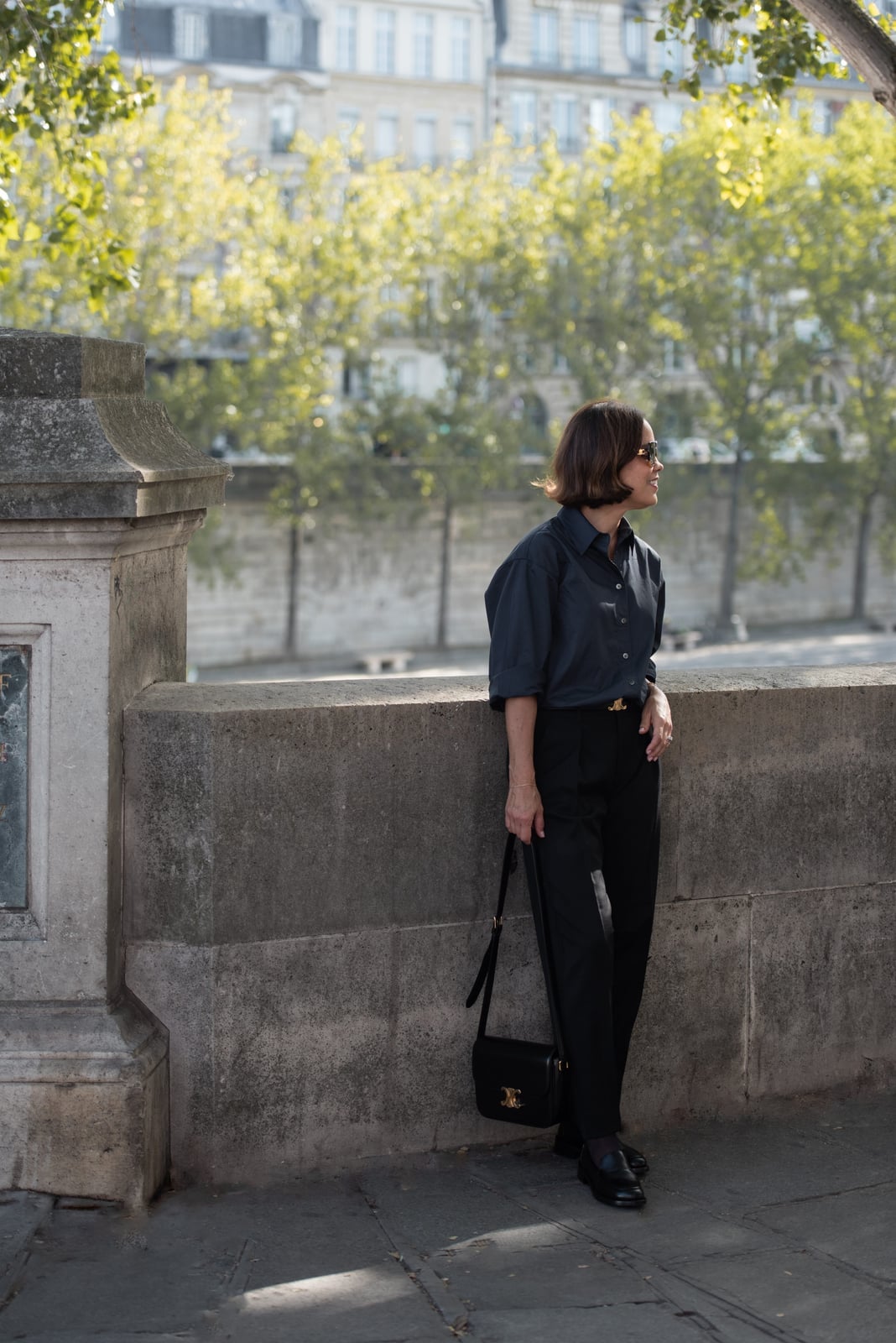 Black Tailored Pants With Gray Button-Up Shirt Black Tailored Pants With Gray Button-Up Shirt — Simple Black Pants Outfits