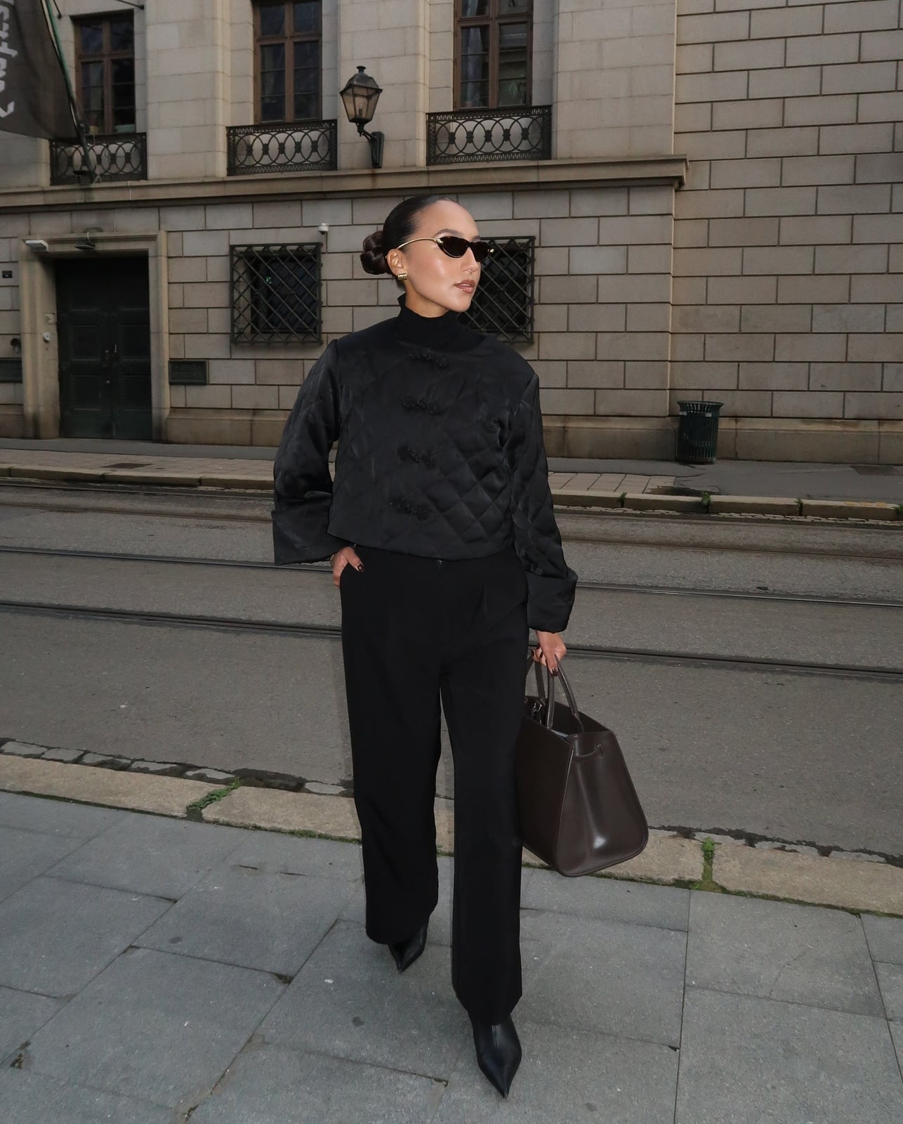 Black Wide Leg Trousers With Quilted Jacket Black Wide Leg Trousers With Quilted Jacket — Simple Black Pants Outfits