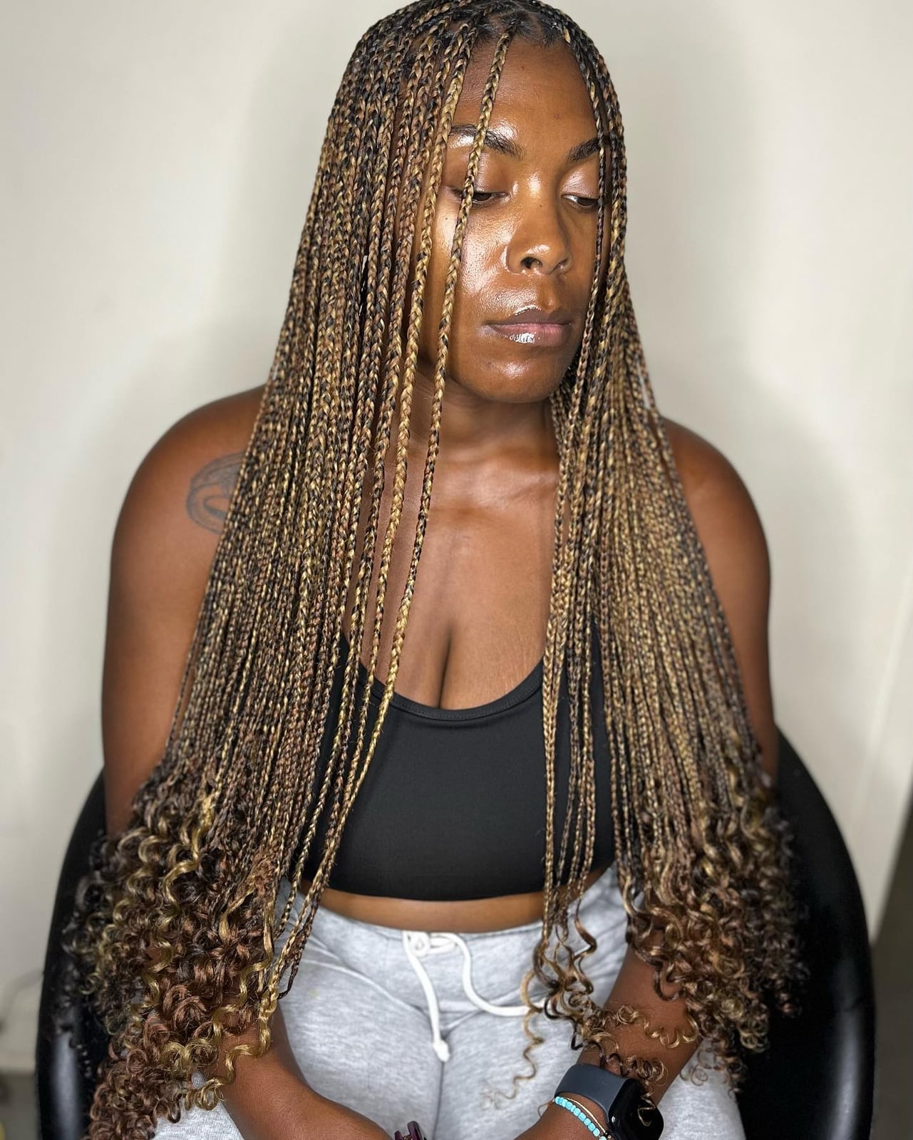 Honey Blonde Box Braids With Curly Ends Honey Blonde Box Braids With Curly Ends — Simple Blonde Braids