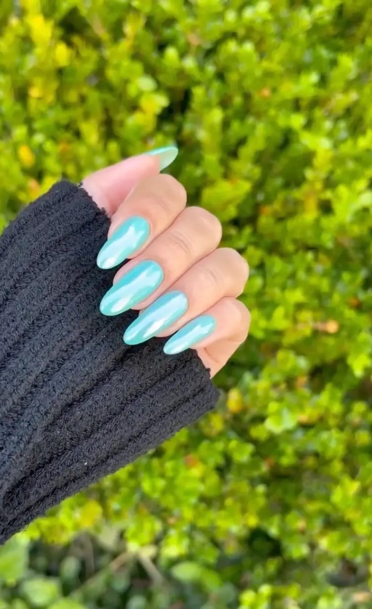 Shimmering Icy Blue Chrome Medium Almond, Everyday Version — Simple Blue Chrome Nails