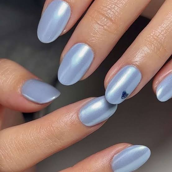 Small Blue Heart Pearlescent Chrome Oval — Simple Blue Chrome Nails