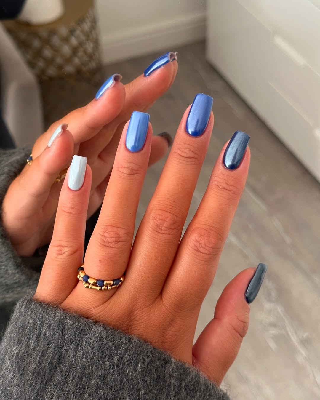 Vibrant Metallic Blue Chrome Medium Almond, Everyday Version — Simple Blue Chrome Nails