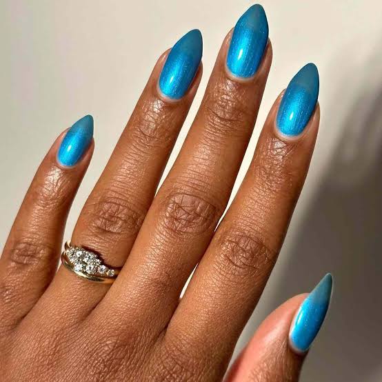 Gradient Icy Blue Chrome Short Almond, Close-Up Take — Simple Blue Chrome Nails