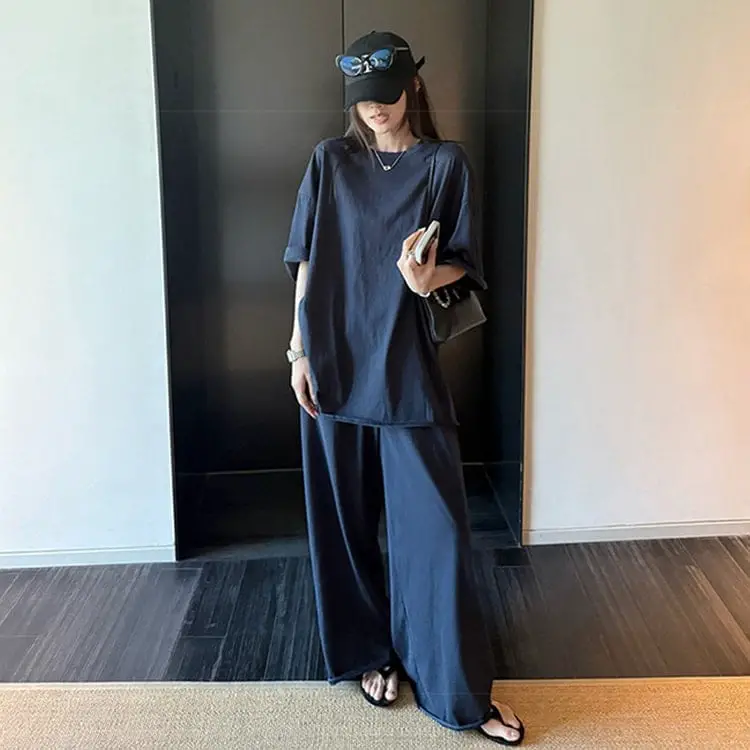 Navy Oversized T-Shirt With Matching Wide-Leg Trousers Navy Oversized T-Shirt With Matching Wide-Leg Trousers — Simple Blue Pants Outfits