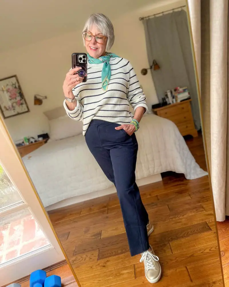 Navy Straight-Leg Trousers With Striped Sweater And Scarf, Sneakers Navy Straight-Leg Trousers With Striped Sweater And Scarf, Sneakers — Simple Blue Pants Outfits