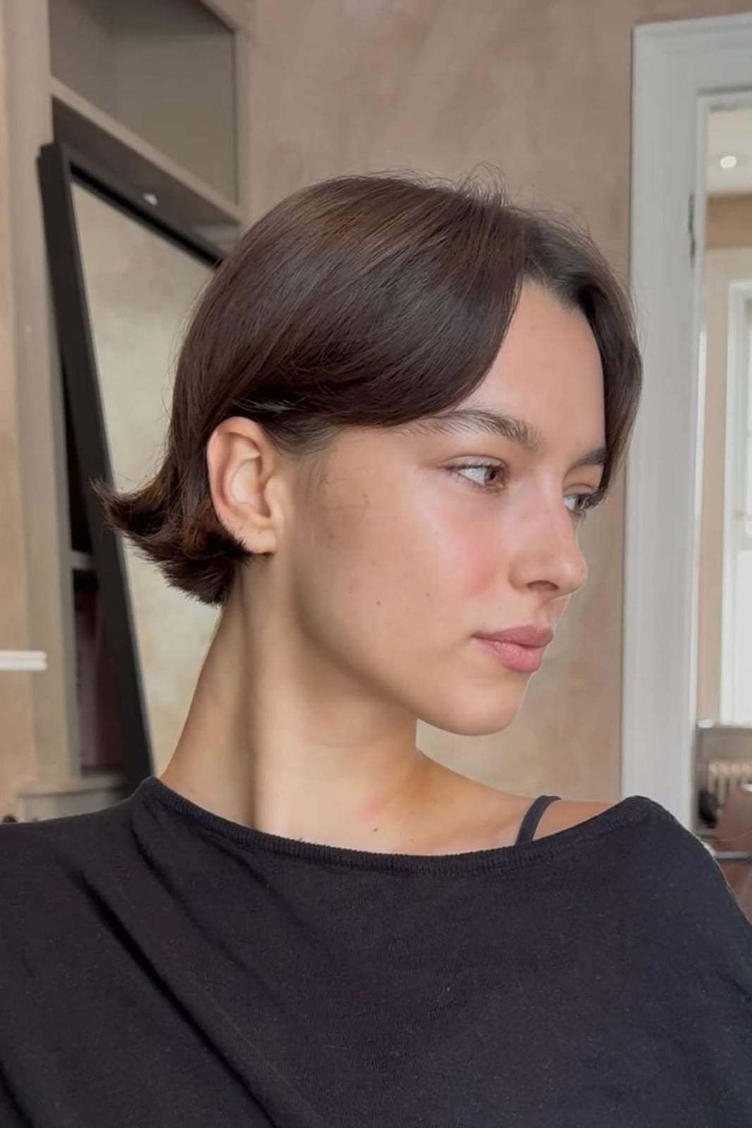 Ear Length Medium Brown Bob Wispy Bangs — Simple Blunt Bob