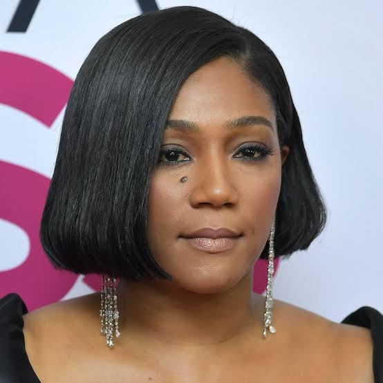 Thick Black Chin Bob With Side Part — Simple Blunt Bob