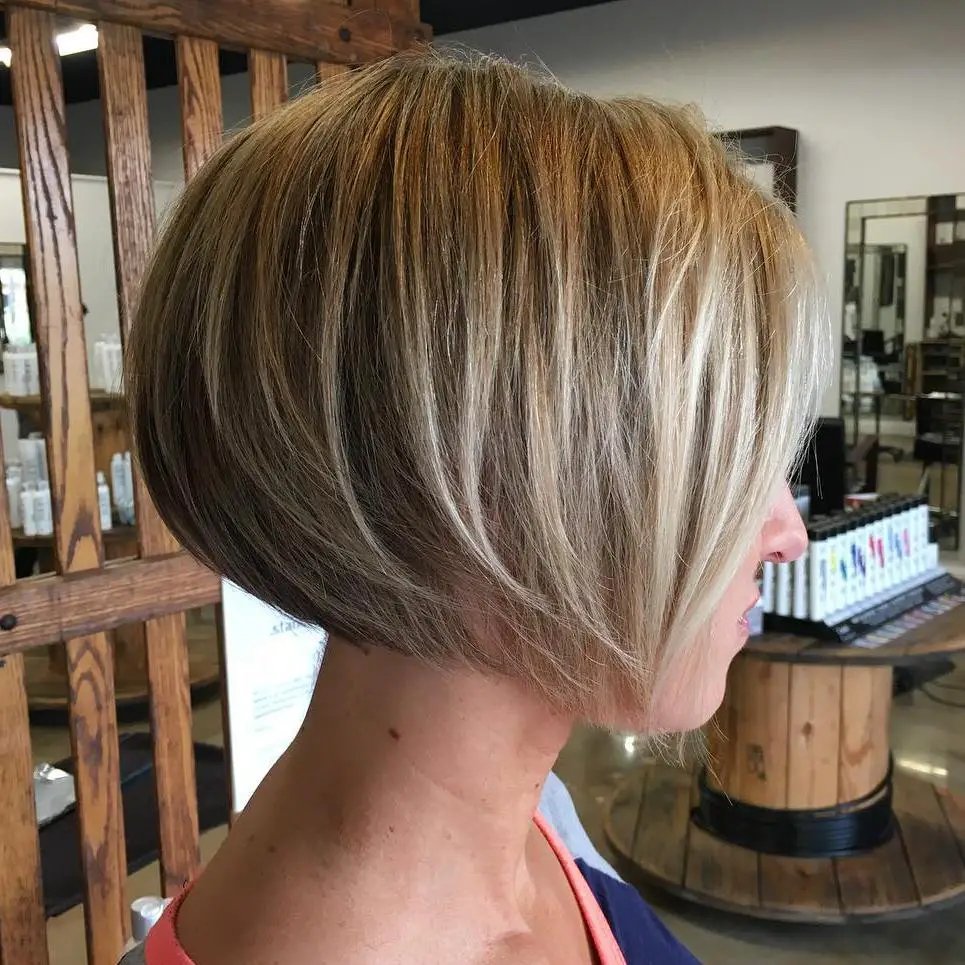 Collarbone Blunt Bob Ash Blonde Highlights, Side — Simple Bob for Fine Hair