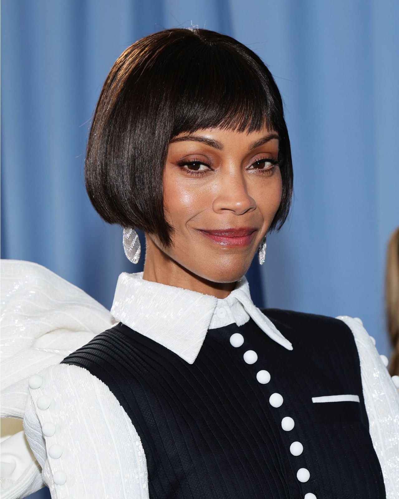 Sleek Jet Black Bob With Blunt Bangs Sleek Jet Black Bob With Blunt Bangs — Simple Bob Haircuts