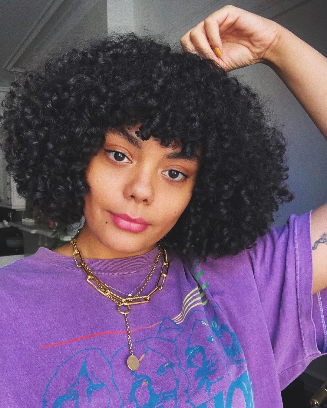 Chin Length Bob With Full Fringe And Thick Curls Chin Length Bob With Full Fringe And Thick Curls — Simple Bob with Curls