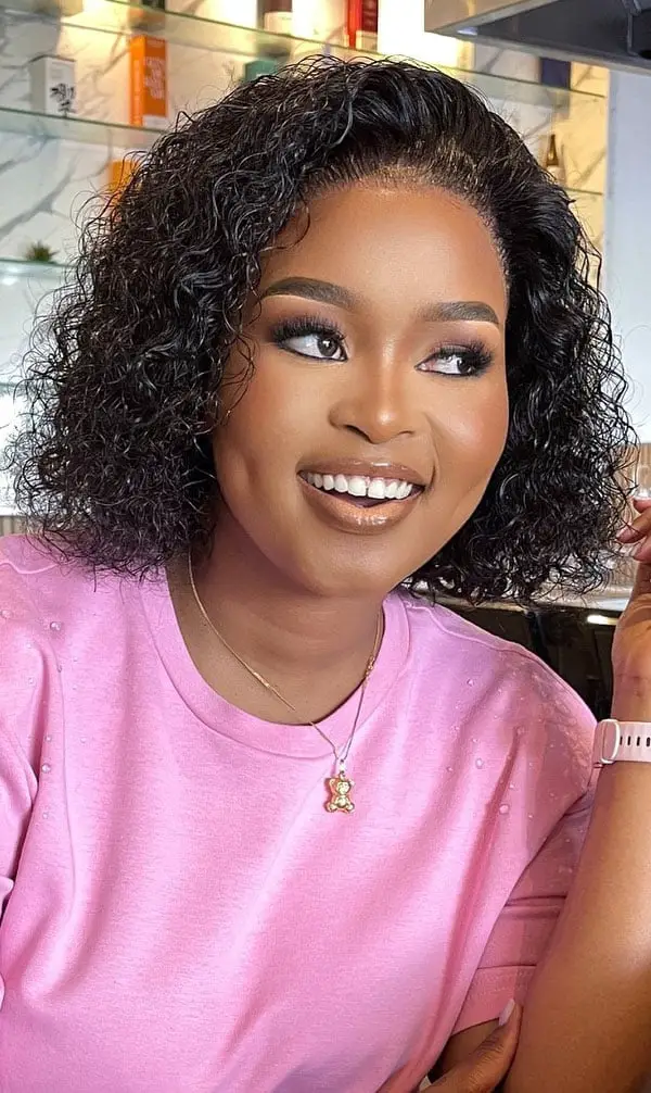 Collarbone Bob With Thick Black Curls Collarbone Bob With Thick Black Curls — Simple Bob with Curls