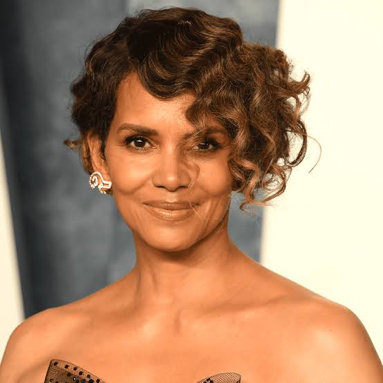 Chin Length Bob With Short Curly Bangs And Dark Brown Curls, Middle Chin Length Bob With Short Curly Bangs And Dark Brown Curls, Middle — Simple Bob with Curls