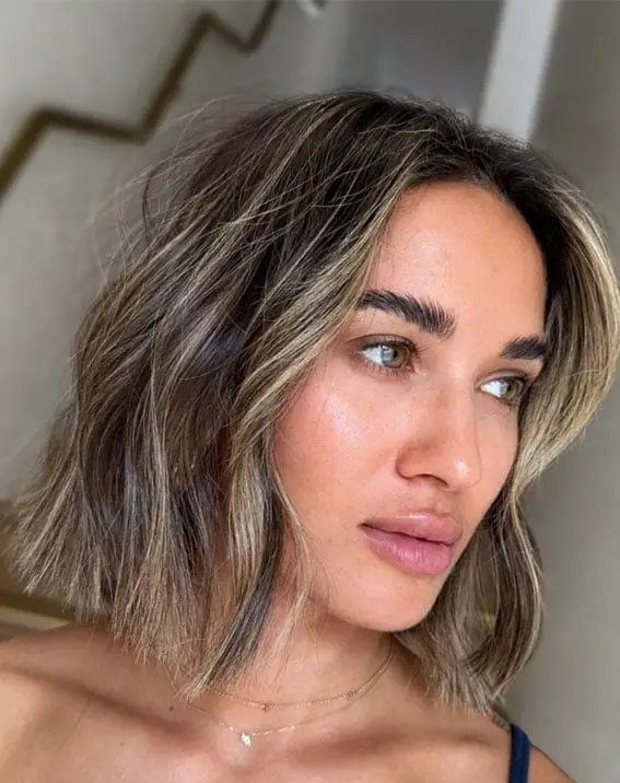 Collarbone Bob With Lived-In Highlights — Simple Bob with Highlights