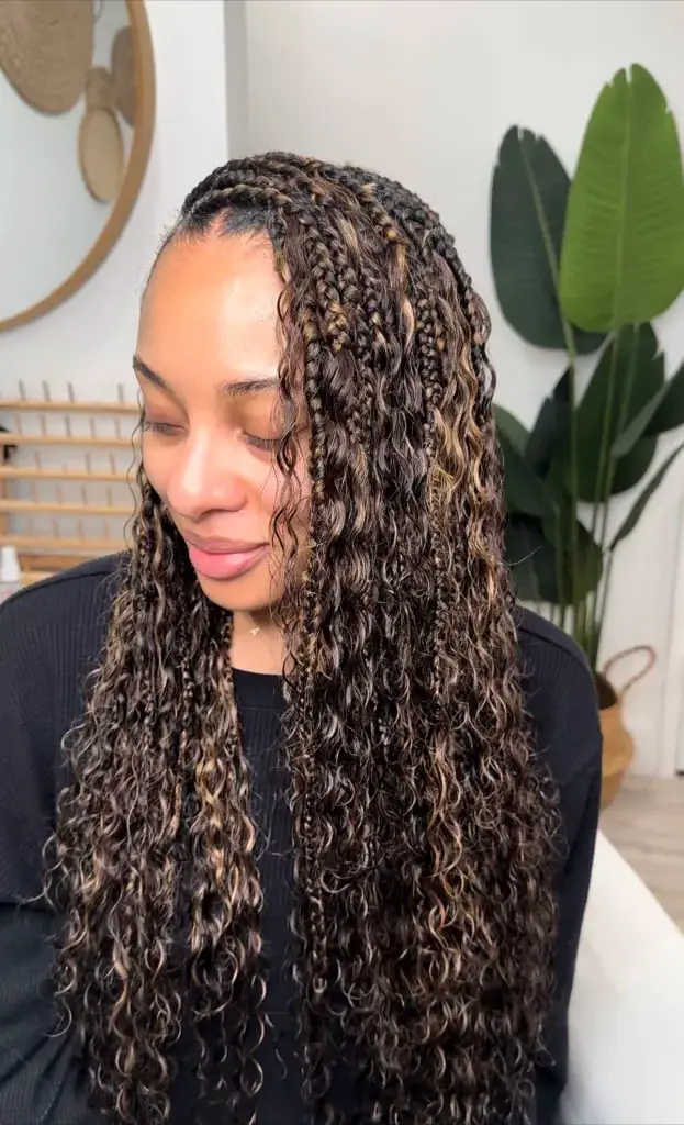 Long Box Braids With Dimensional Highlights and Curly Ends Long Box Braids With Dimensional Highlights and Curly Ends — Simple Boho Braids
