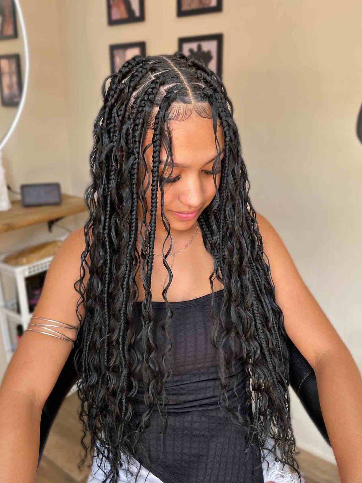 Mid-Back Knotless Braids With Wet Look Texture Mid-Back Knotless Braids With Wet Look Texture — Simple Boho Braids