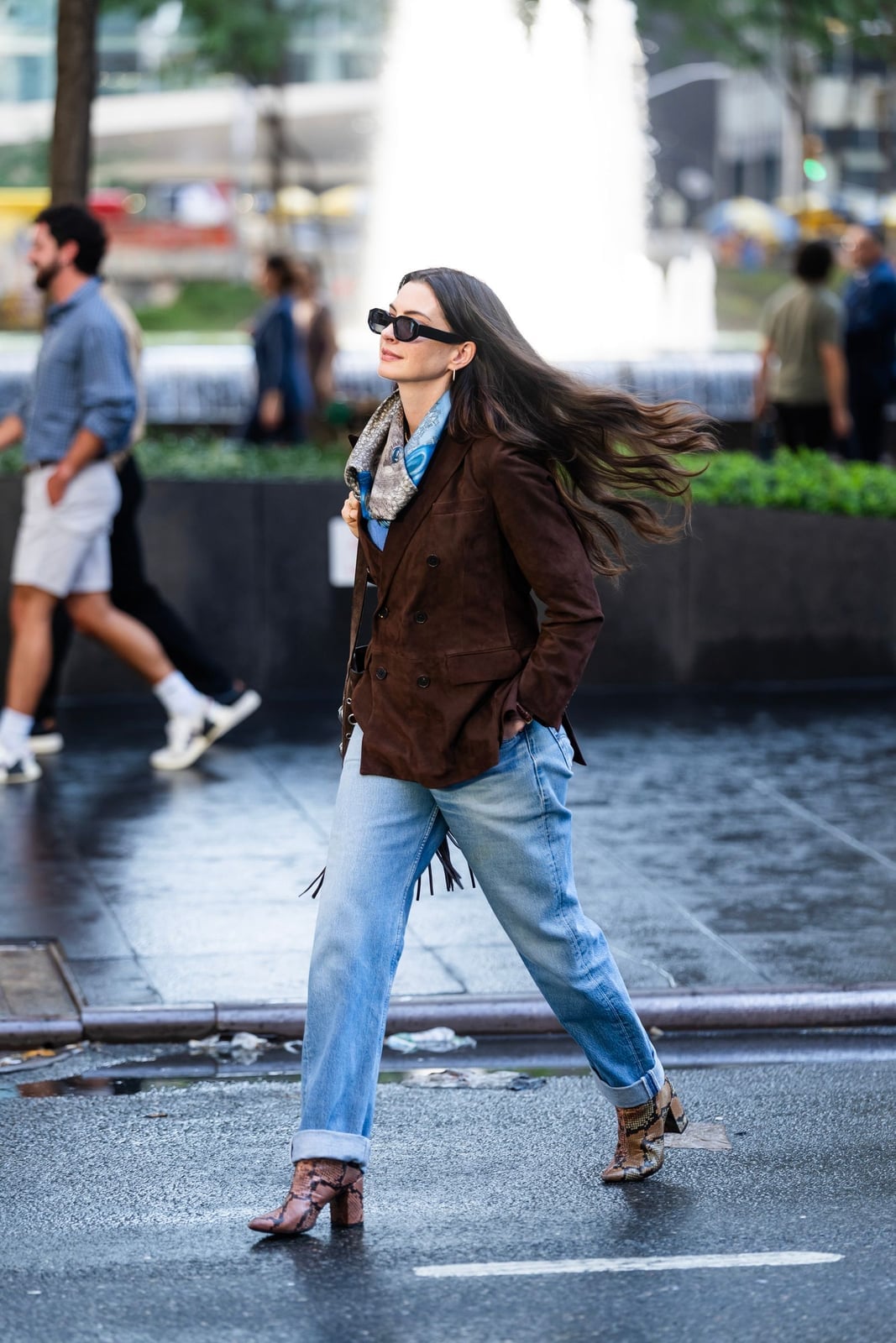 Baggy Jeans with a Suede Blazer and Snakeskin Boots Baggy Jeans with a Suede Blazer and Snakeskin Boots — Simple Boots Outfit Jeans