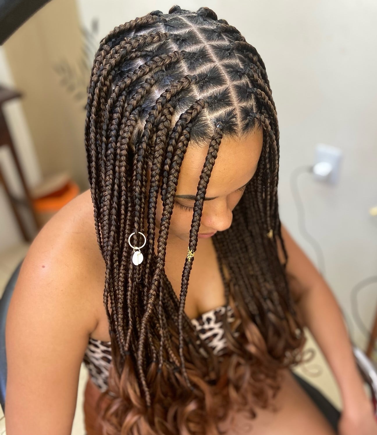 Mid-Back Dark Brown Box Braids With Beads, Close-Up Take Mid-Back Dark Brown Box Braids With Beads, Close-Up Take — Simple Box Braids