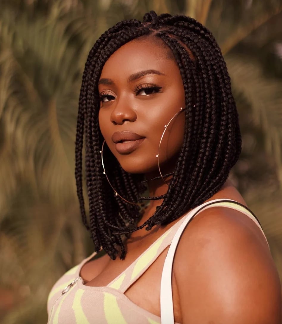 Mid-Back Black Box Braids With Dark Brown Undertones Mid-Back Black Box Braids With Dark Brown Undertones — Simple Box Braids