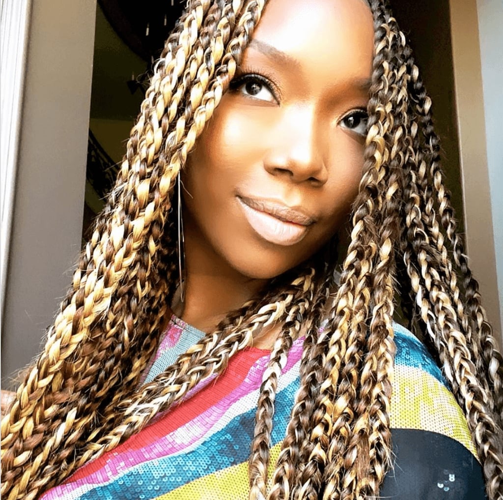 Mid-Back Wavy Box Braids With Blonde Highlights, Close-Up Take Mid-Back Wavy Box Braids With Blonde Highlights, Close-Up Take — Simple Box Braids Hairstyles