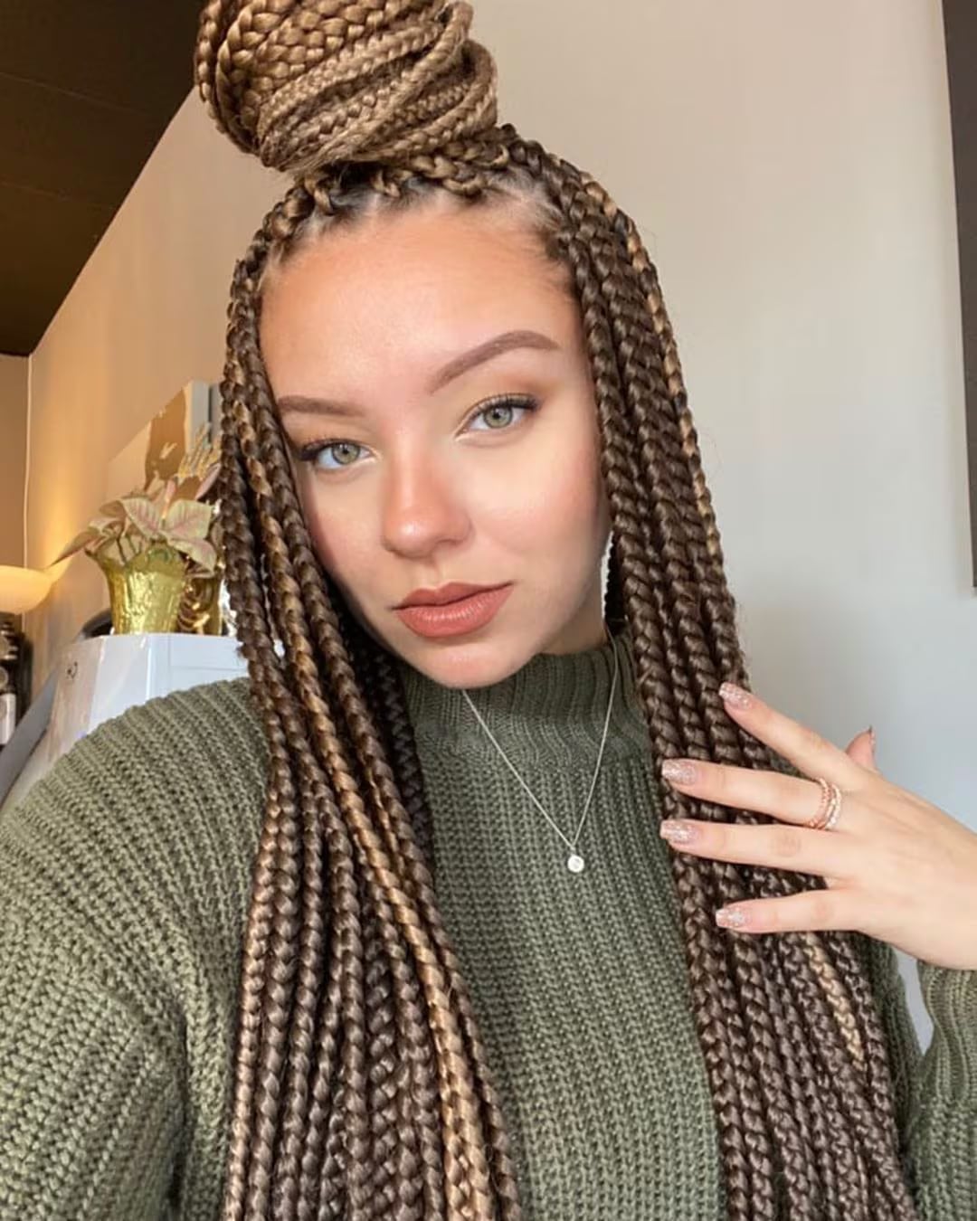 Mid-Back Box Braids High Bun With Dark Brown With Blonde Highlights Mid-Back Box Braids High Bun With Dark Brown With Blonde Highlights — Simple Box Braids Hairstyles