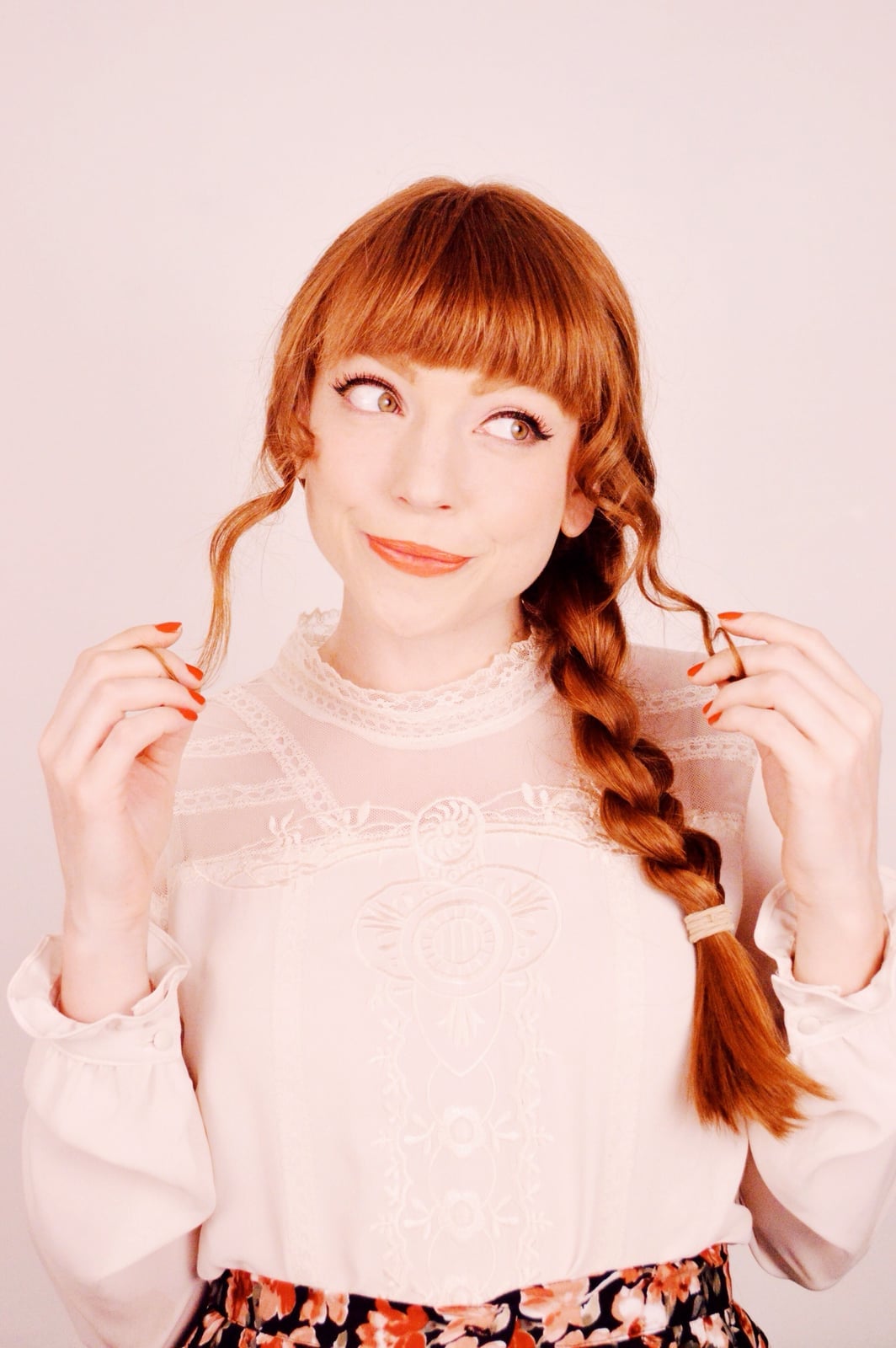 Collarbone Auburn Braid With Curtain Bangs Collarbone Auburn Braid With Curtain Bangs — Simple Braids to the Side