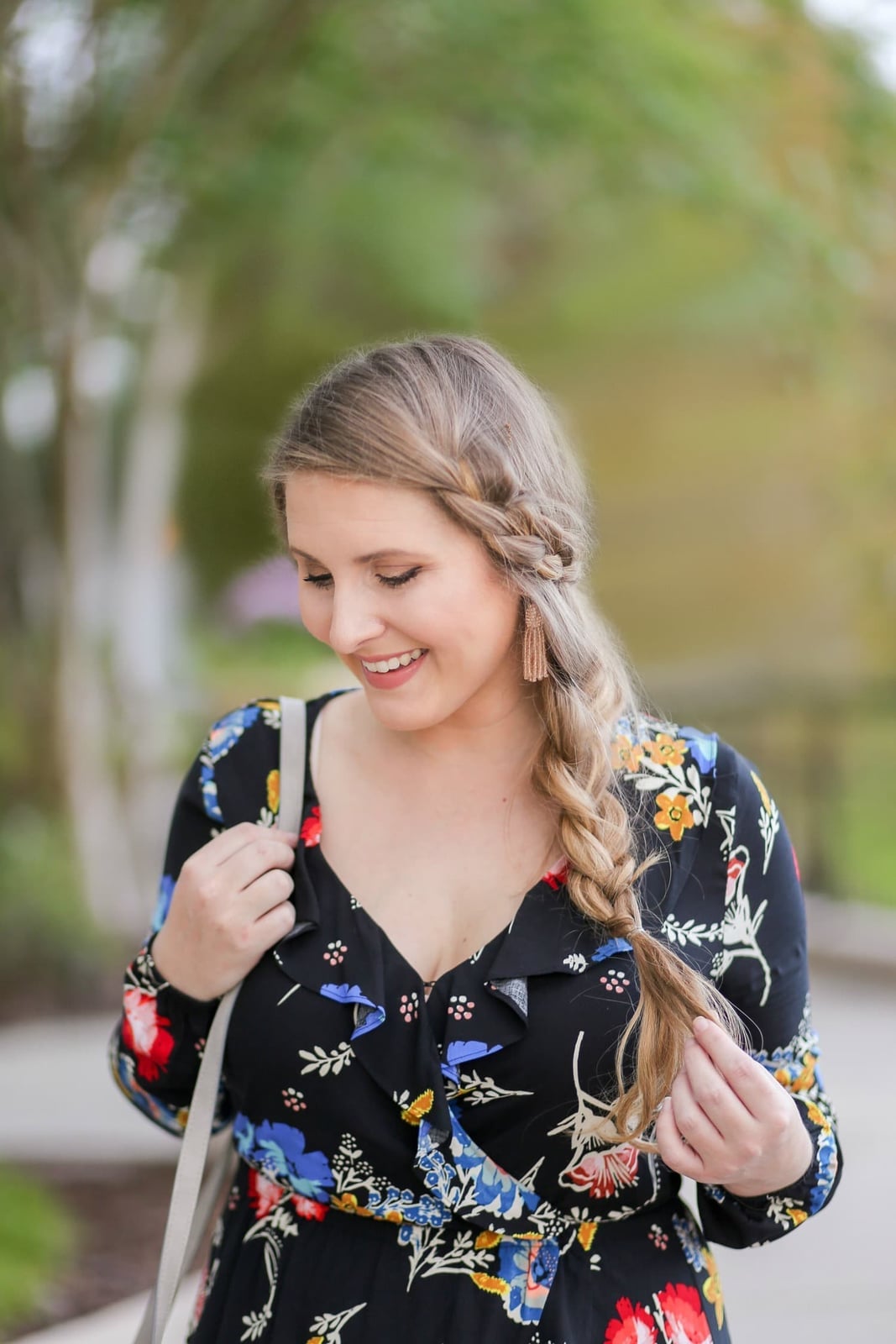 Mid-Back Light Brown Braid With Blonde Highlights, Wavy Mid-Back Light Brown Braid With Blonde Highlights, Wavy — Simple Braids to the Side