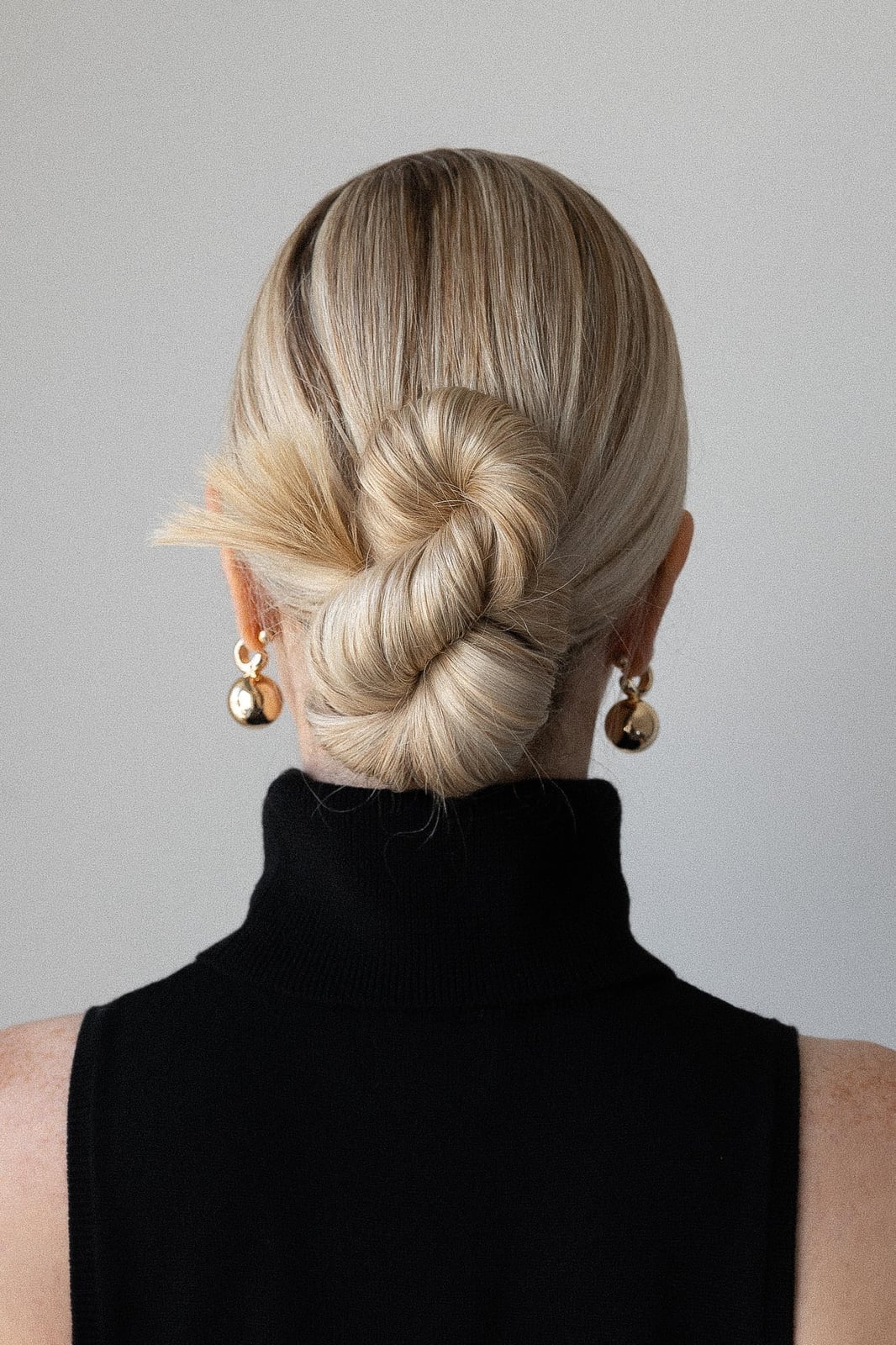Ash Blonde Simple Knot Bun — Simple Bridal Bun