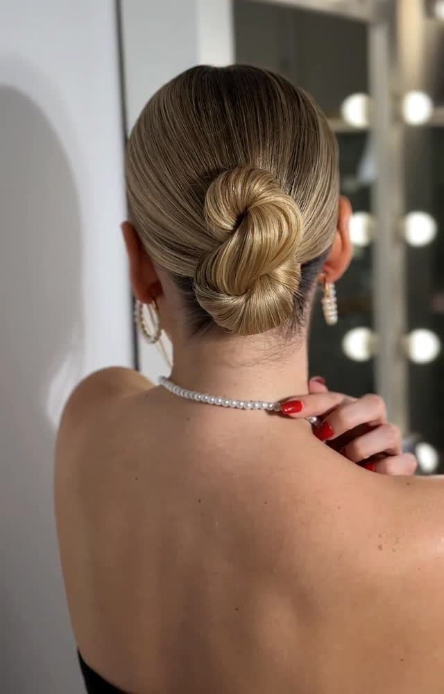 Champagne Blonde Knotted Low Bun — Simple Bridal Bun