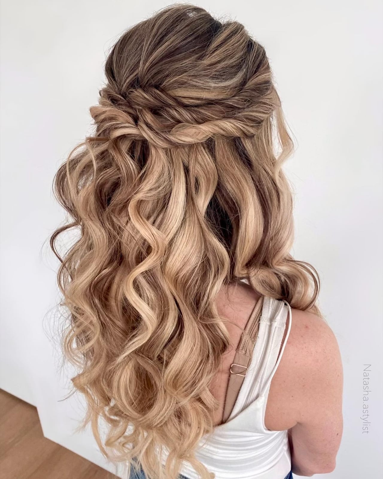 Mid-Back Ash Blonde Half Up With Braids Mid-Back Ash Blonde Half Up With Braids — Simple Bridesmaid Hairstyles Half Up