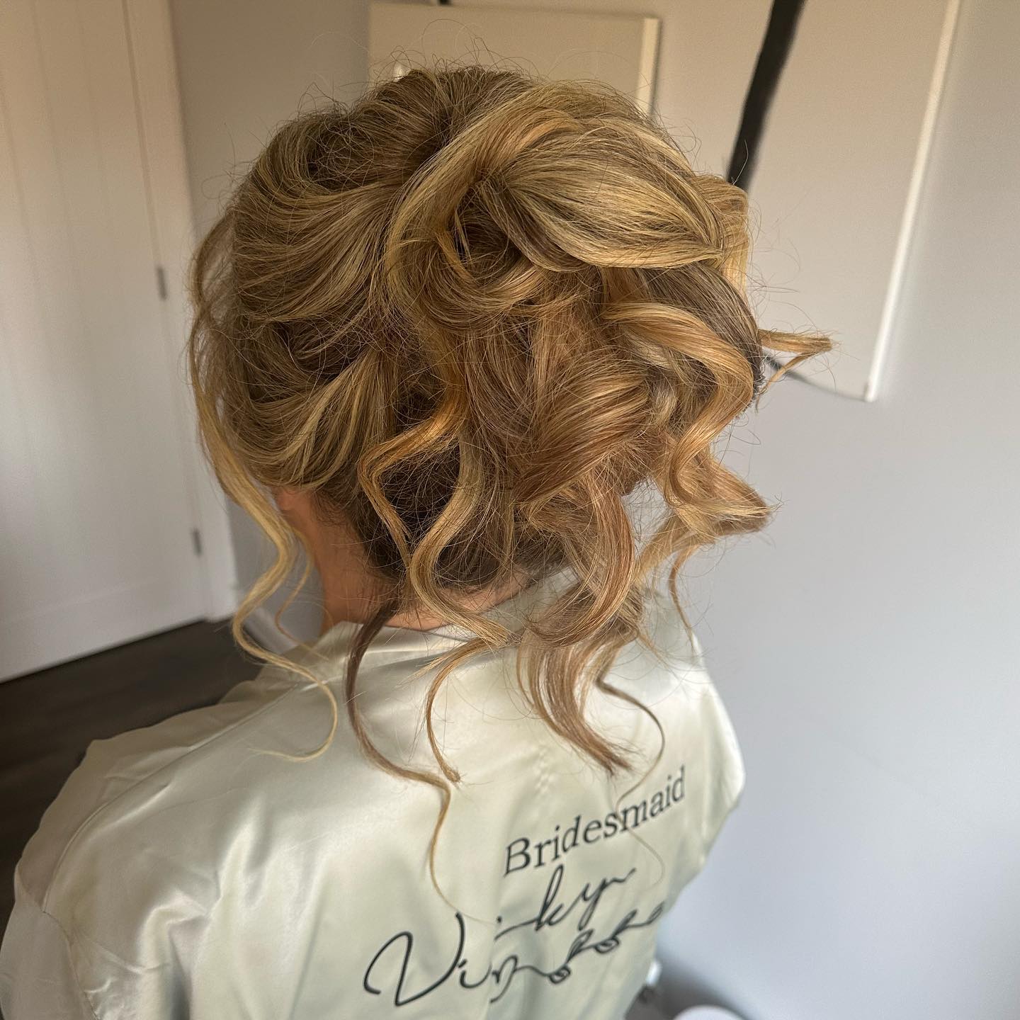 Elegant Twisted Updo With Loose Waves Elegant Twisted Updo With Loose Waves — Simple Bridesmaid Updos