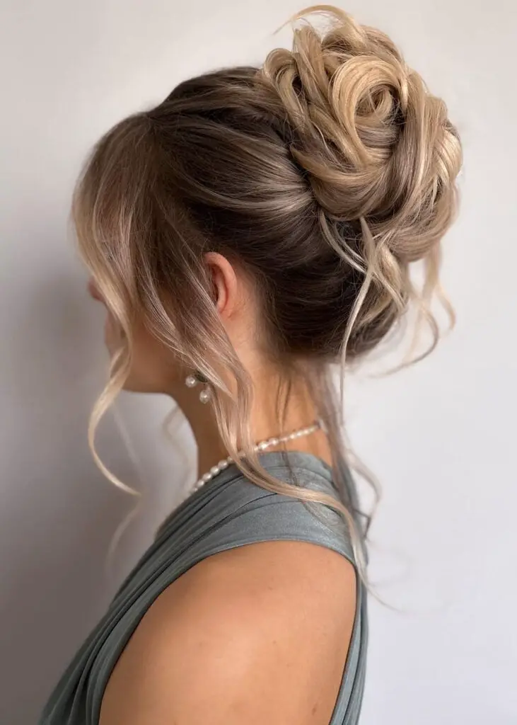 Voluminous Messy Updo With Curtain Bangs Voluminous Messy Updo With Curtain Bangs — Simple Bridesmaid Updos