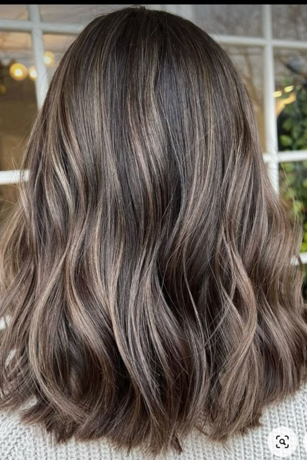 Collarbone Brown With Ash Blonde Highlights Collarbone Brown With Ash Blonde Highlights — Simple Brown Highlights